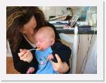 060319 Emily und der erste Moehrchenbrei (03) * 2048 x 1536 * (810KB)
